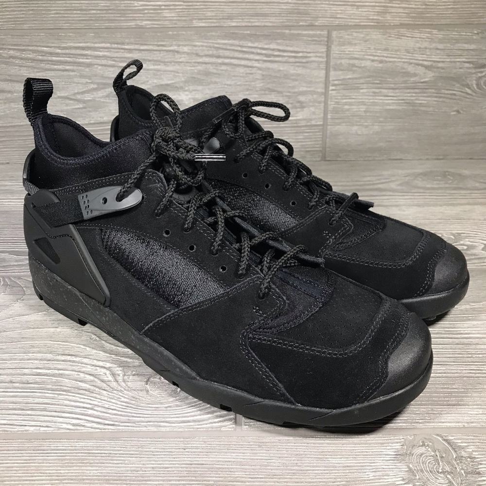 NEW Nike Air Revaderchi - Size 11